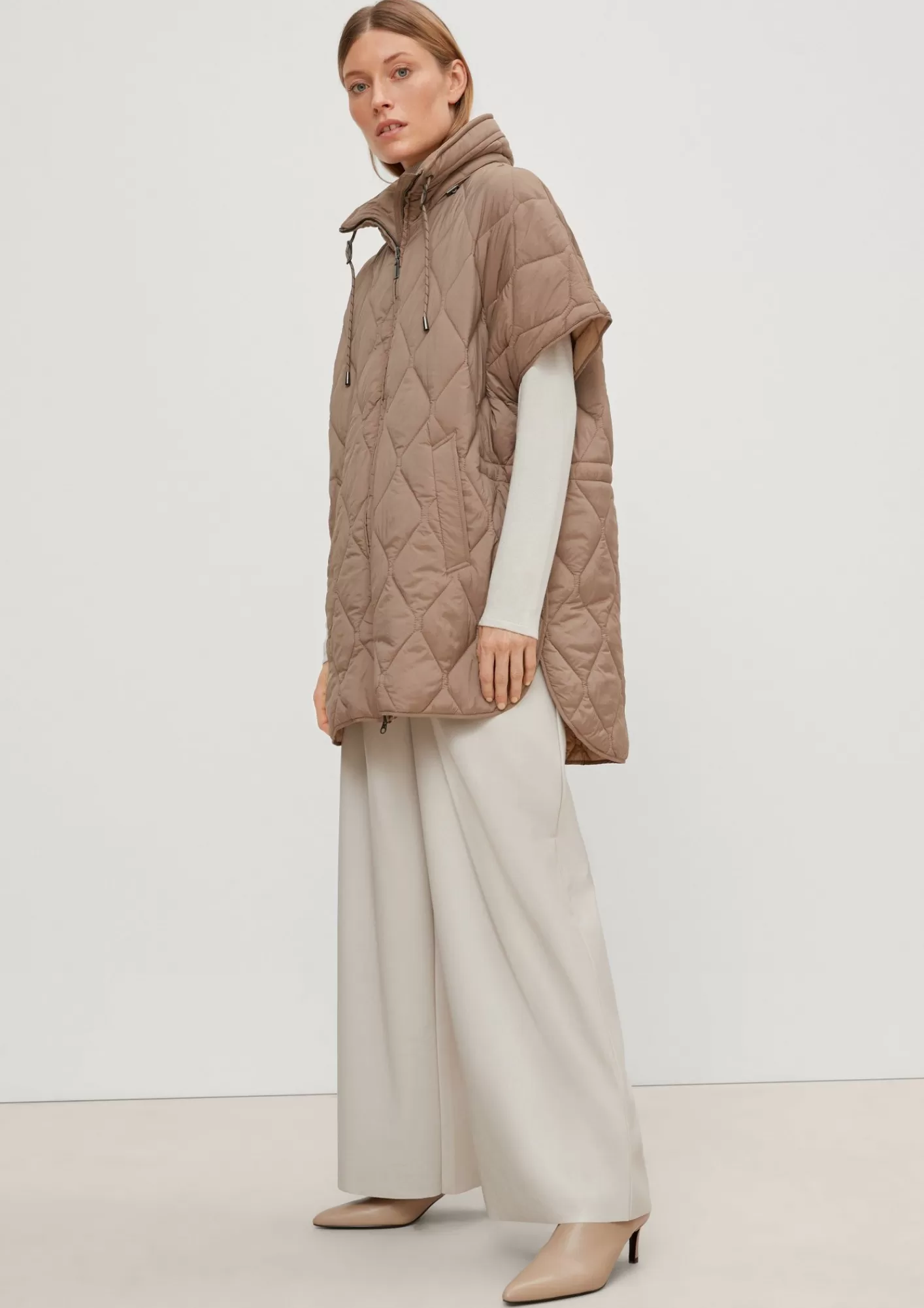 Cheap Comma Cape Mit Rautensteppung