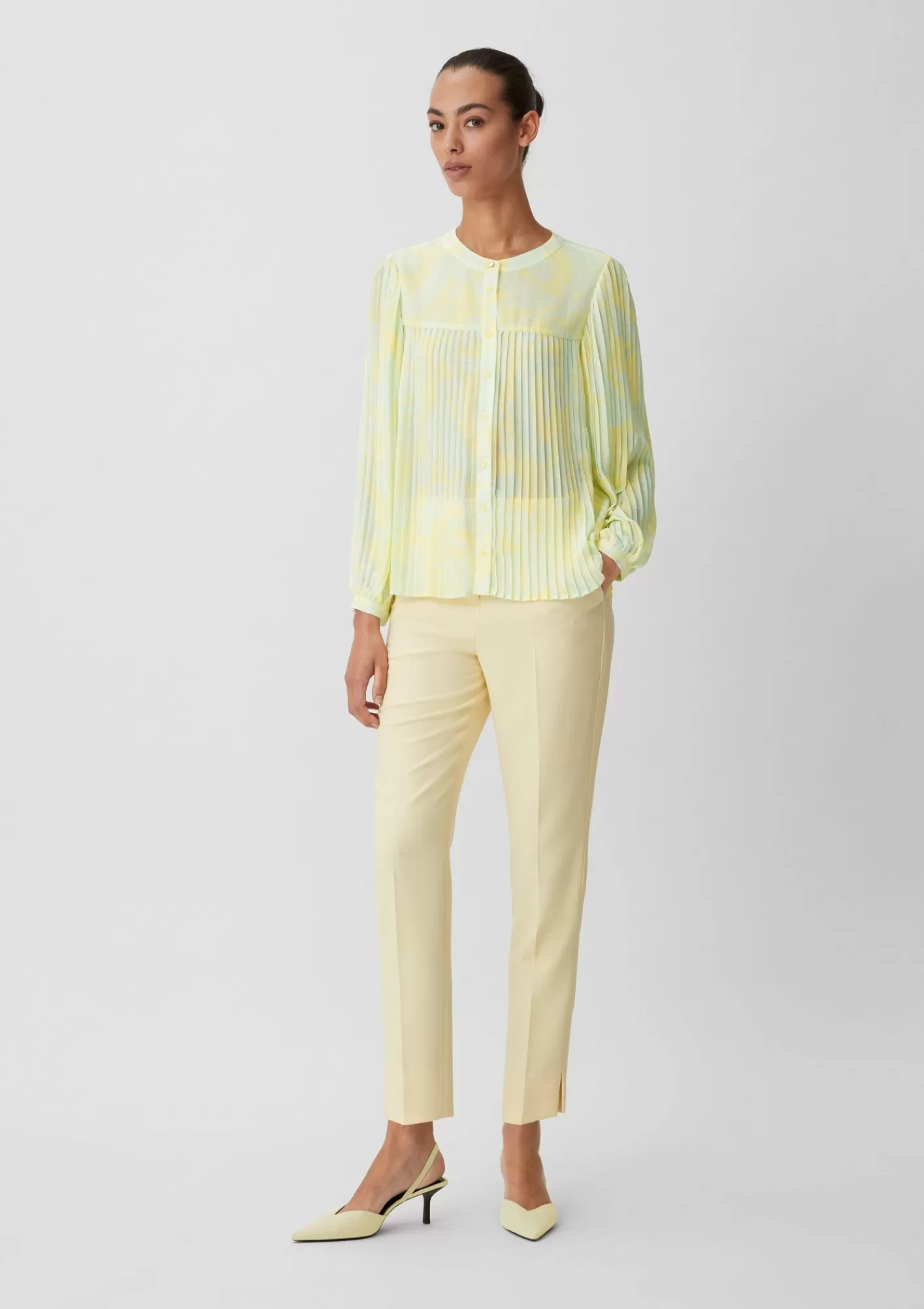 Shop Comma Chiffonbluse In Plissee-Struktur