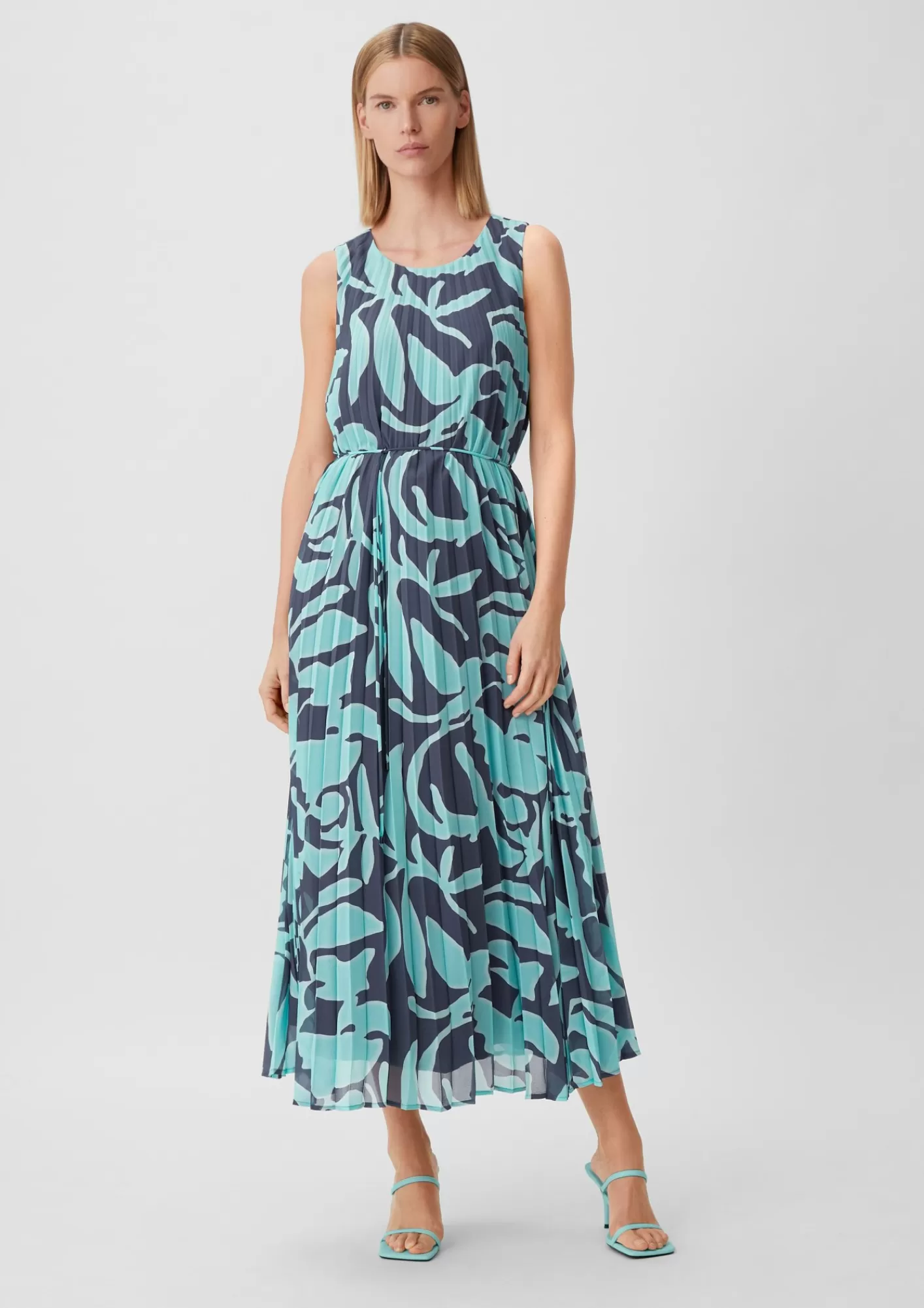 Hot Comma Chiffonkleid Mit Plisseefalten