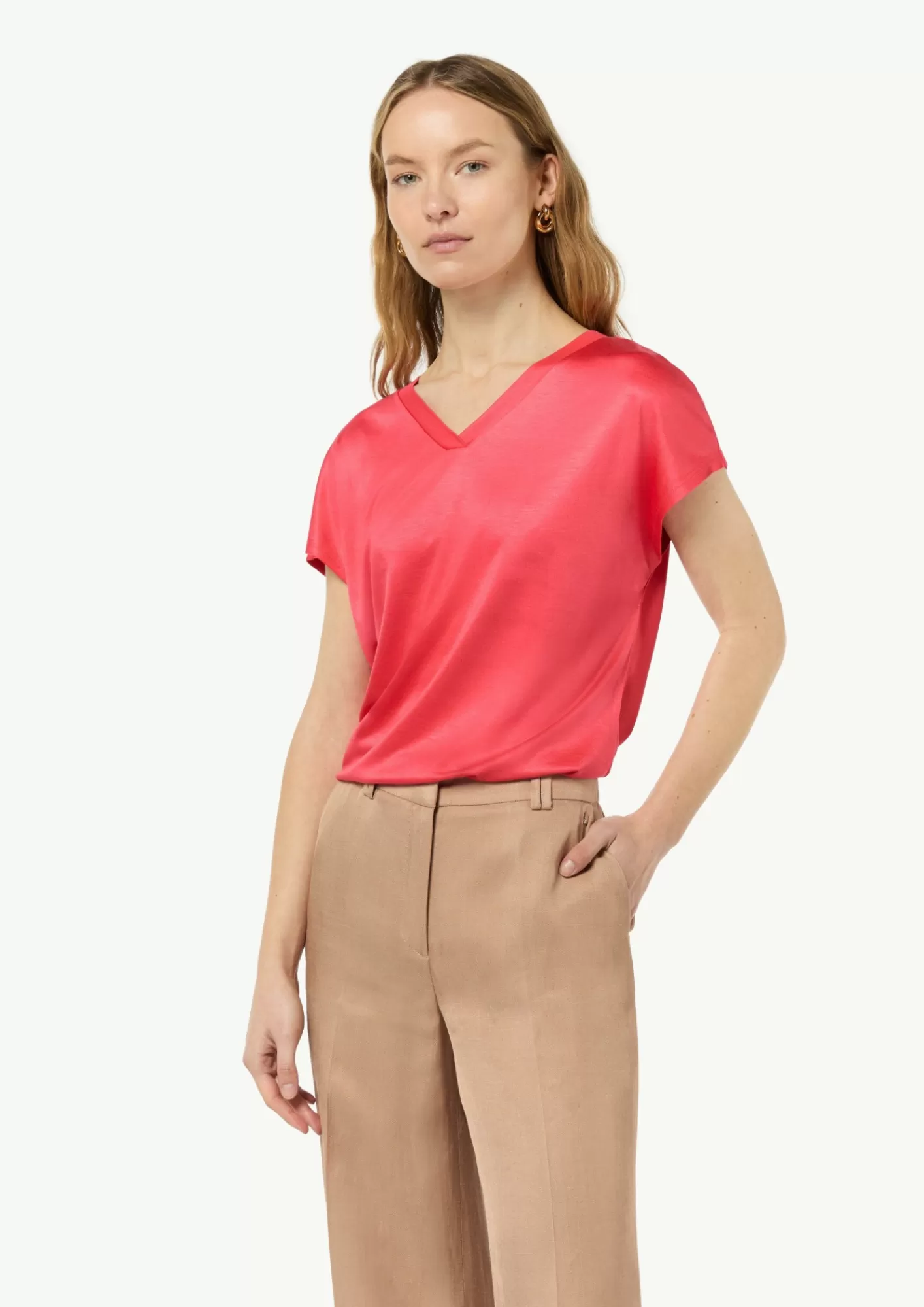 Shop Comma Fliesendes Viskose-T-Shirt In Seidenoptik