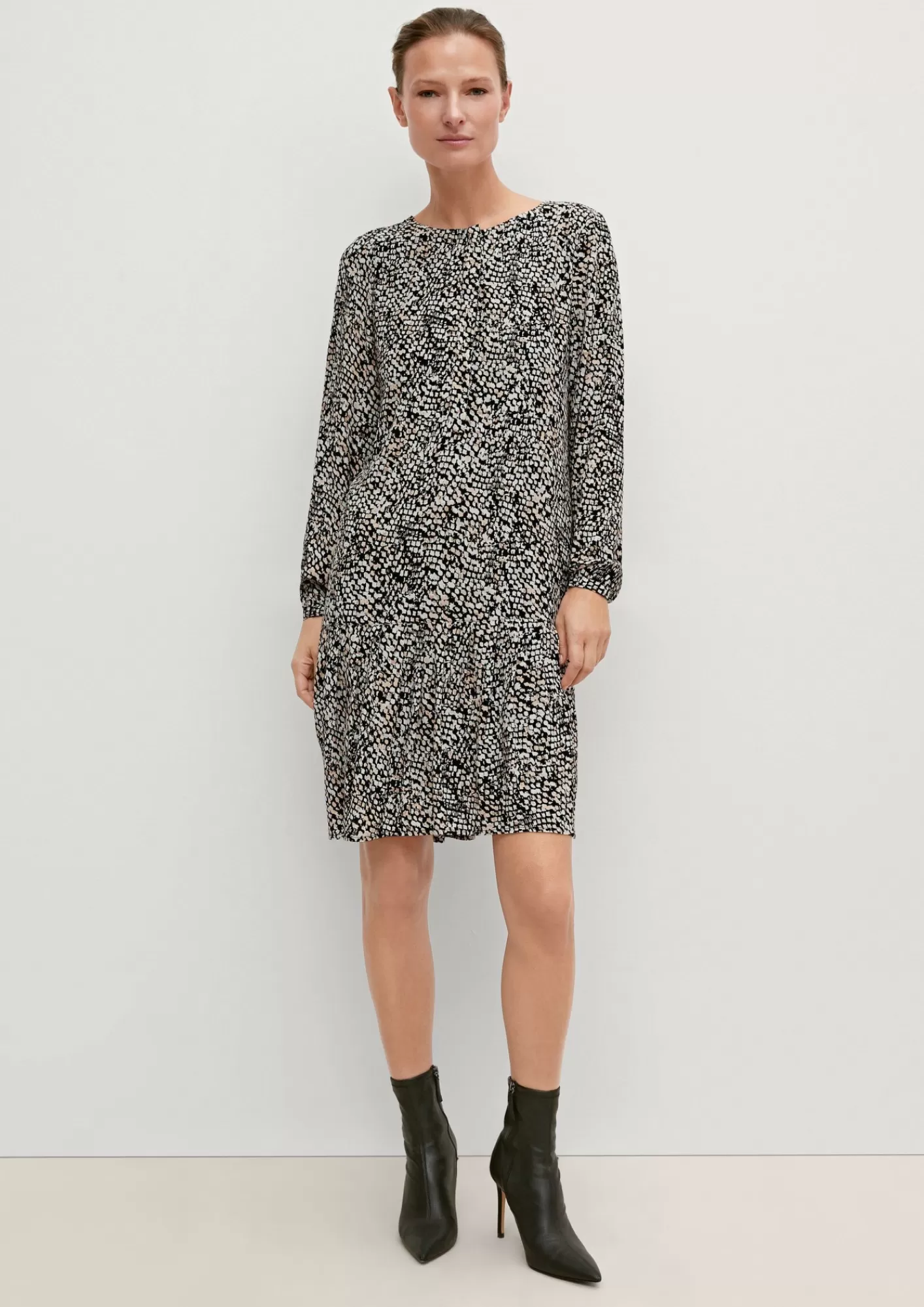 Store Comma Kleid Aus Reiner Viskose