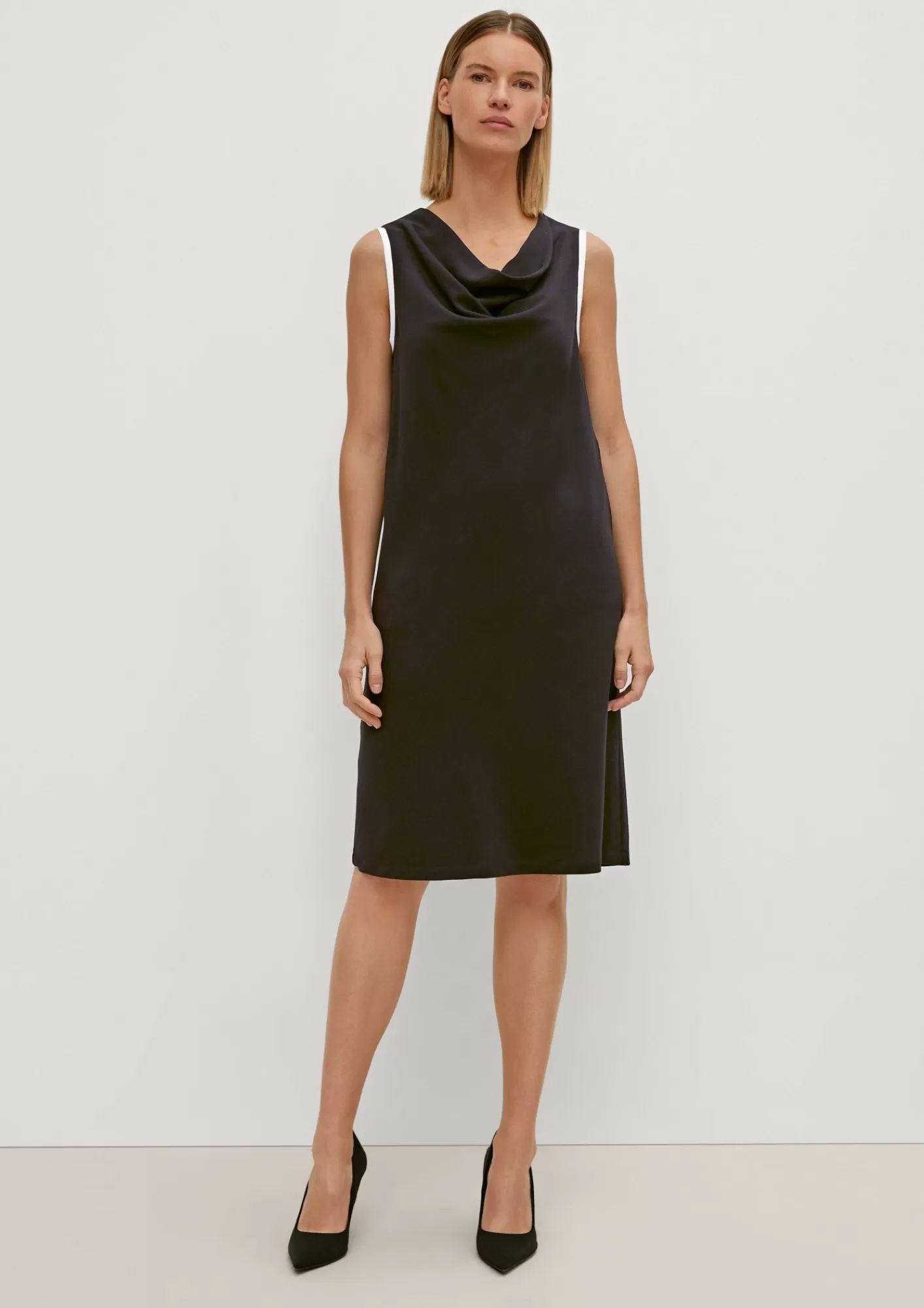 New Comma Kleid Mit Wasserfall-Ausschnitt