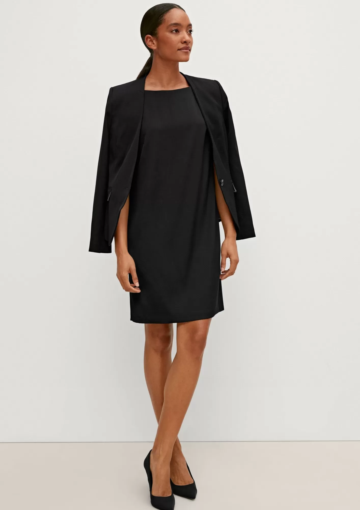Cheap Comma Kurzes Kleid Mit U-Boot-Ausschnitt
