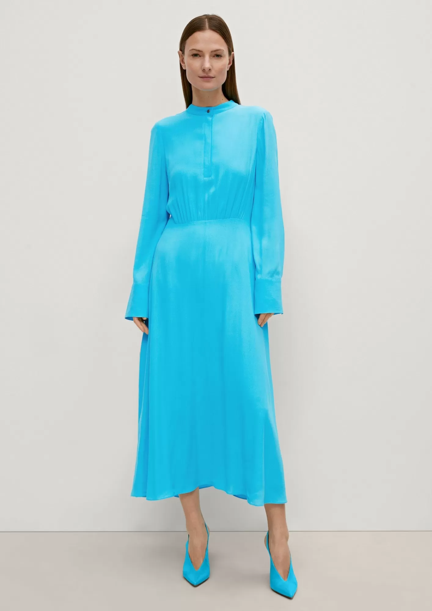 New Comma Maxikleid Mit Stehkragen
