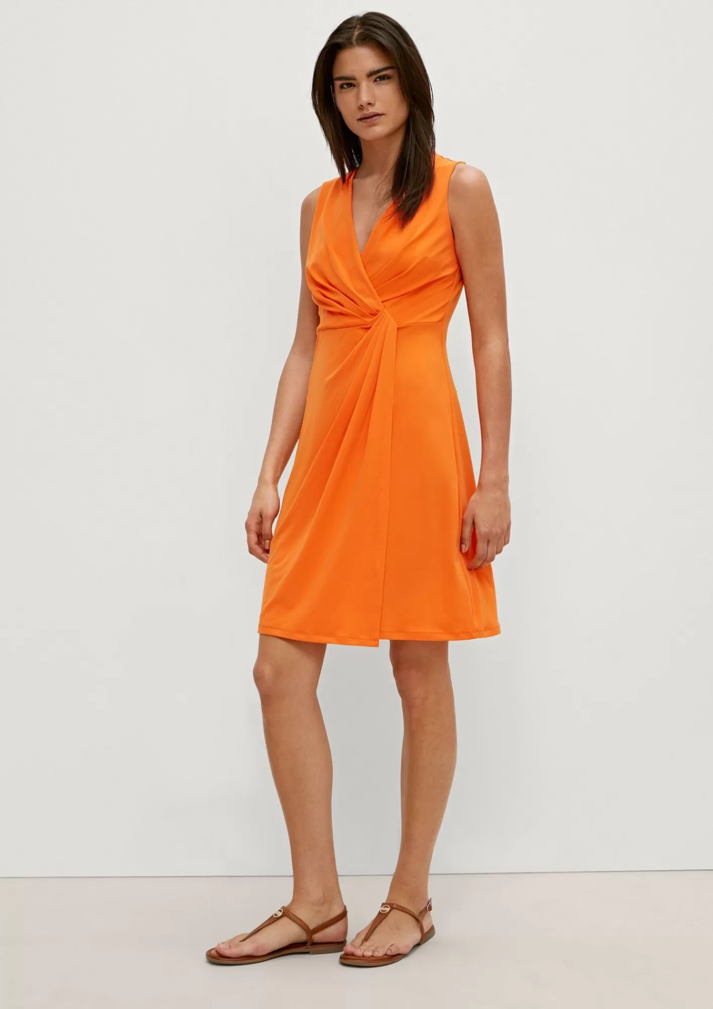 Shop Comma Midikleid In Wickel-Optik