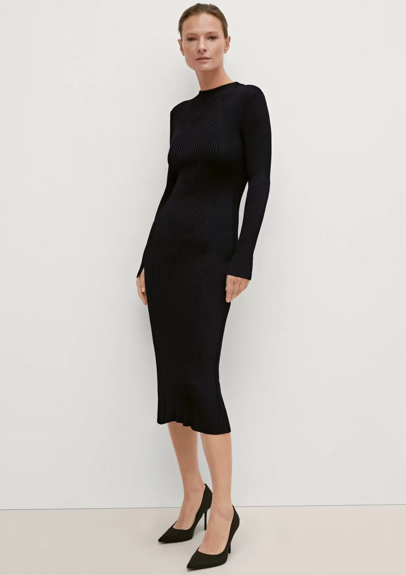 Best Comma Midikleid Mit Rippstruktur