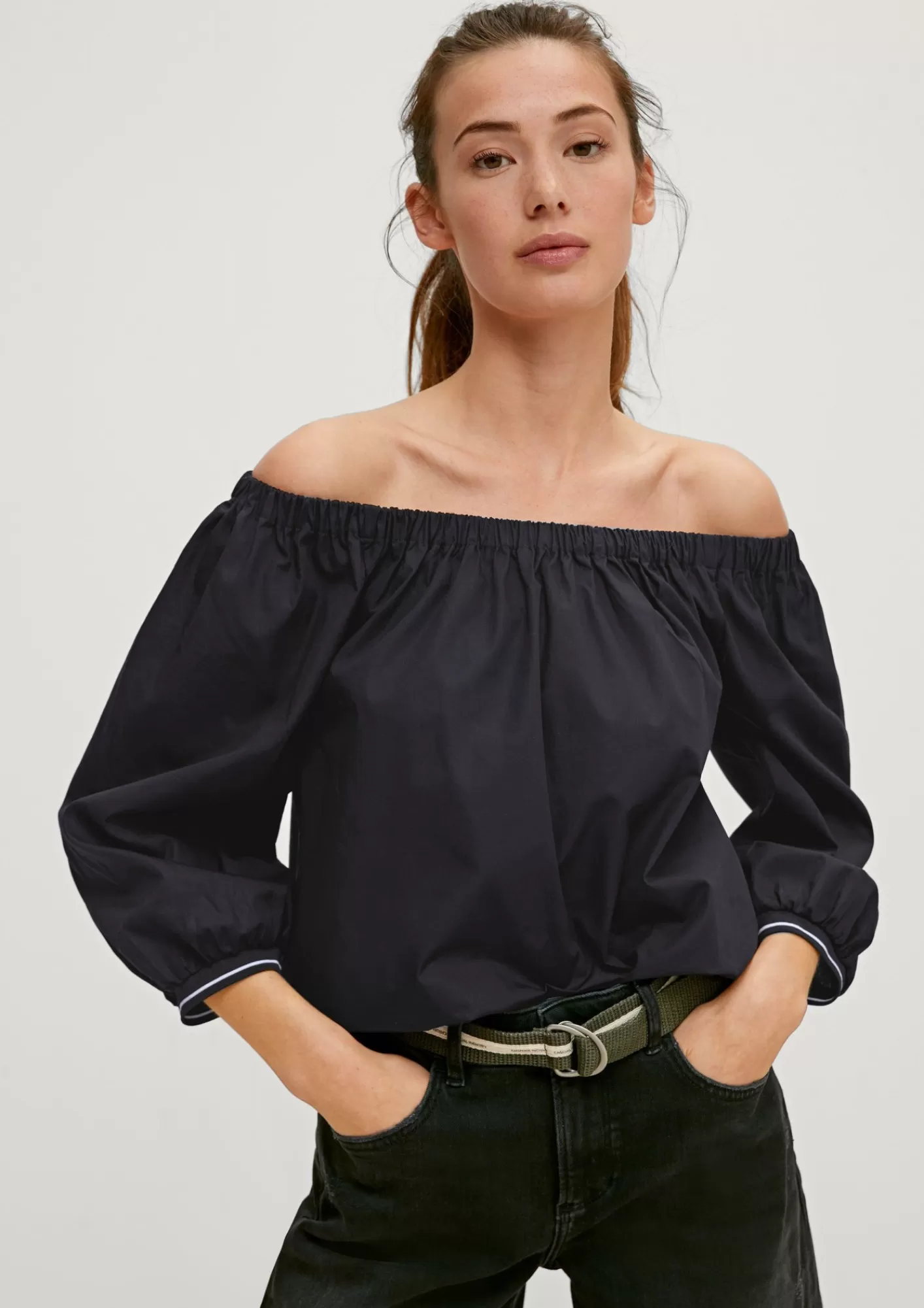 Store Comma Off Shoulder- Bluse