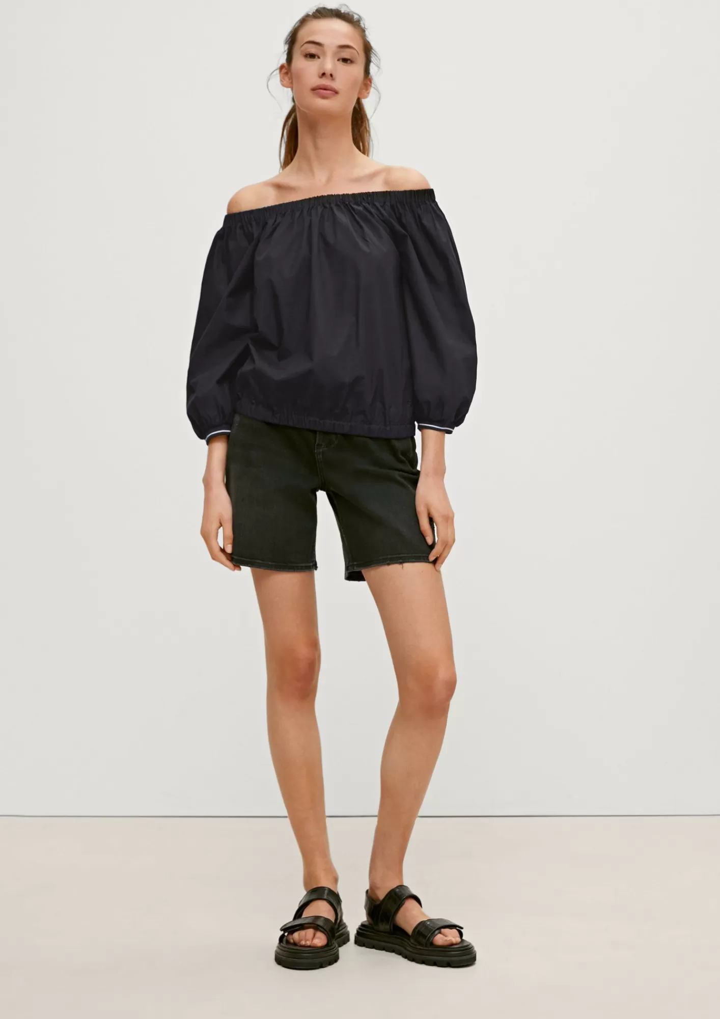 Store Comma Off Shoulder- Bluse