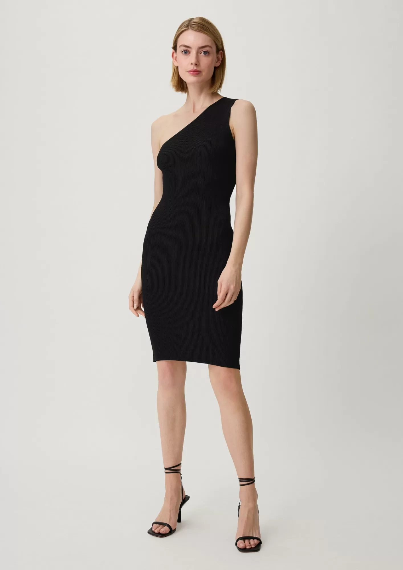 Hot Comma One-Shoulder Etuikleid Aus Rippware