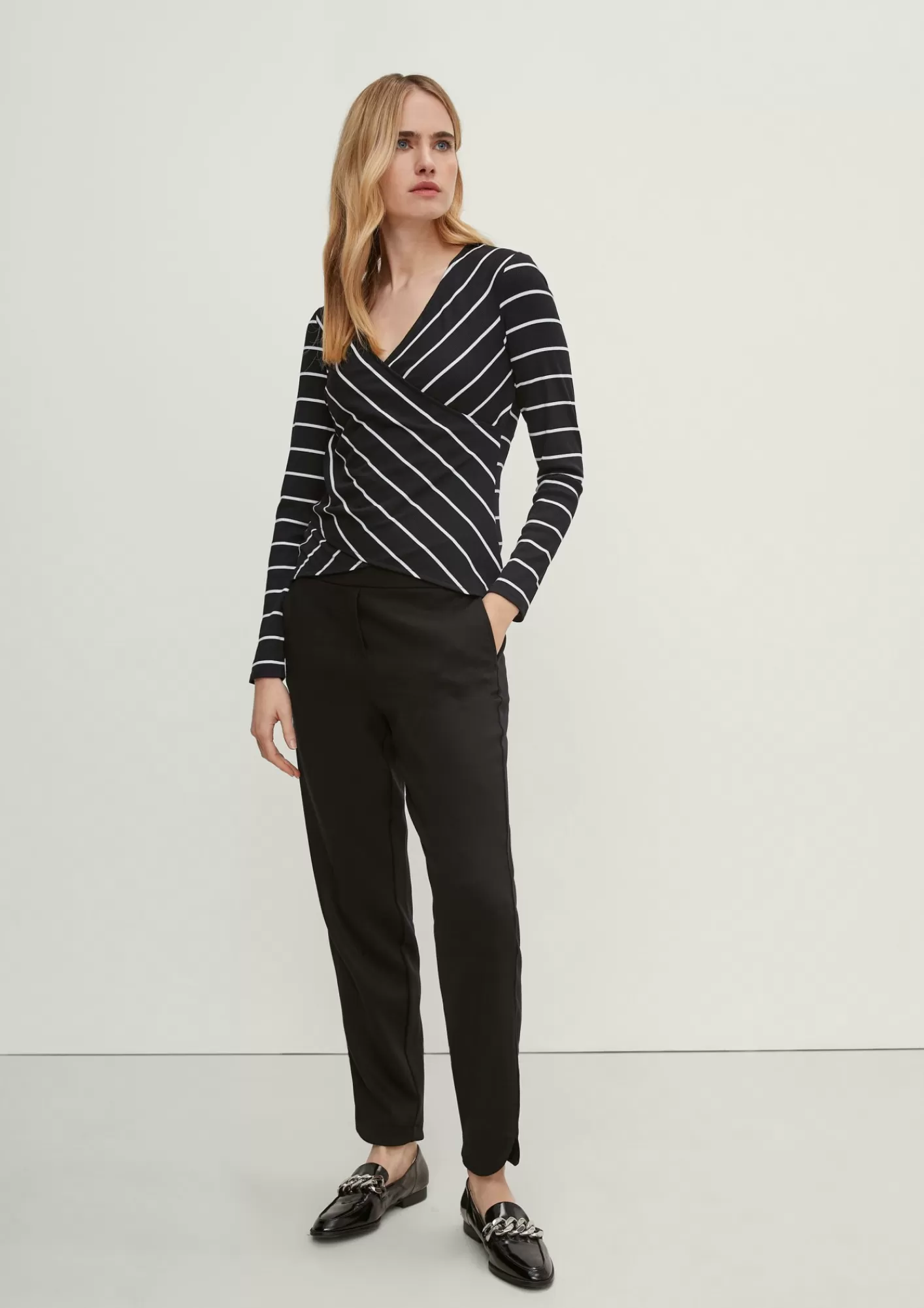 Cheap Comma Pullover Mit Cache-Coeur-Ausschnitt