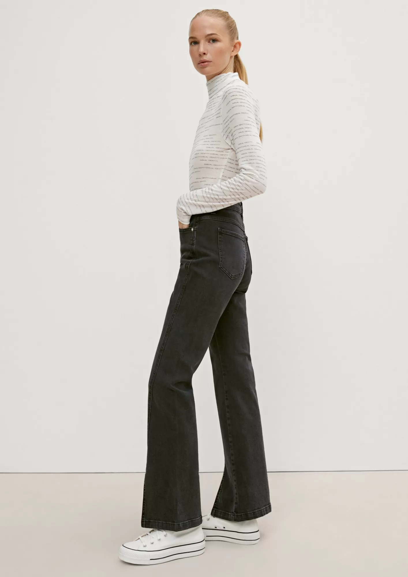 Clearance Comma Regular: Jeans Mit Flared Leg
