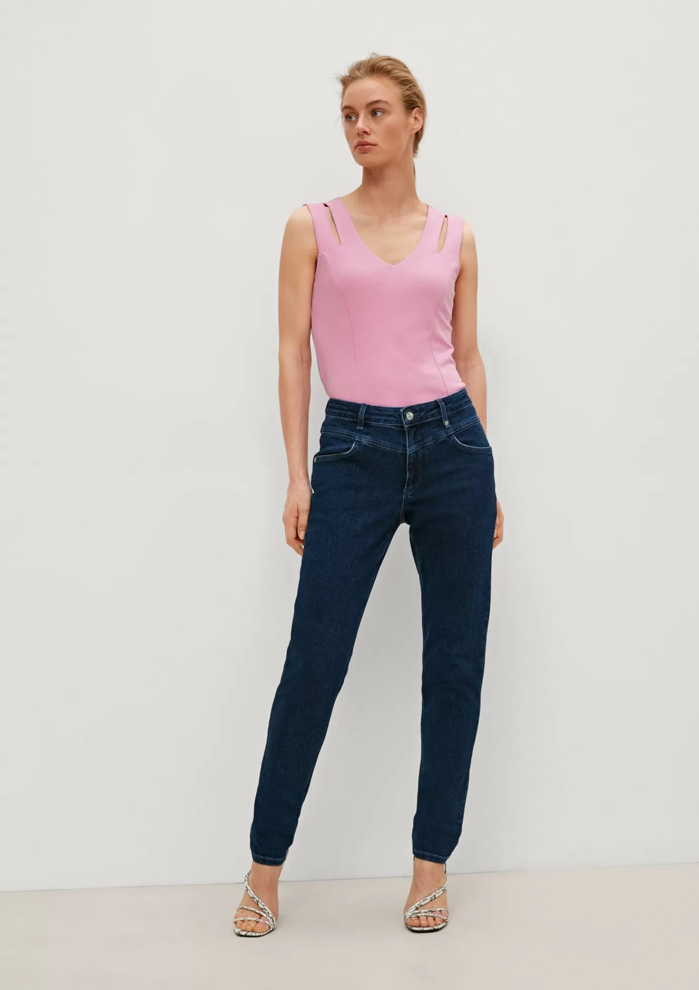 Store Comma Regular: Jeans Mit Sattelbund