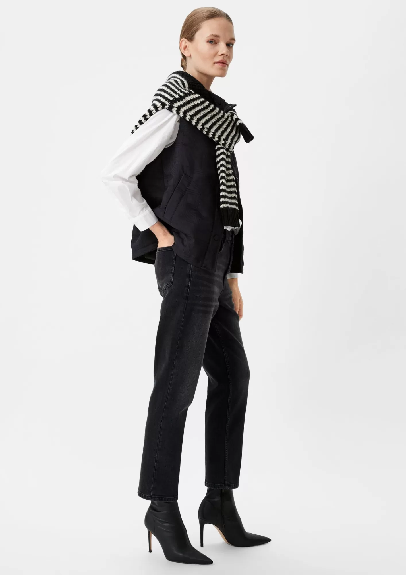 Cheap Comma Regular: Jeans Mit Straight Leg
