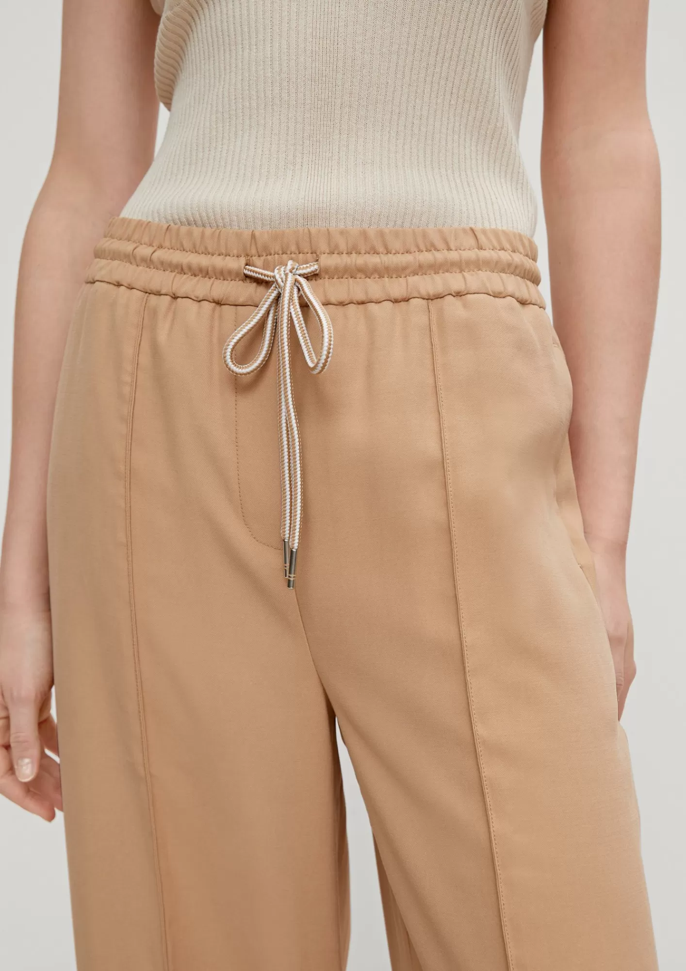 New Comma Regular: Marlenehose Mit Saumschlitz
