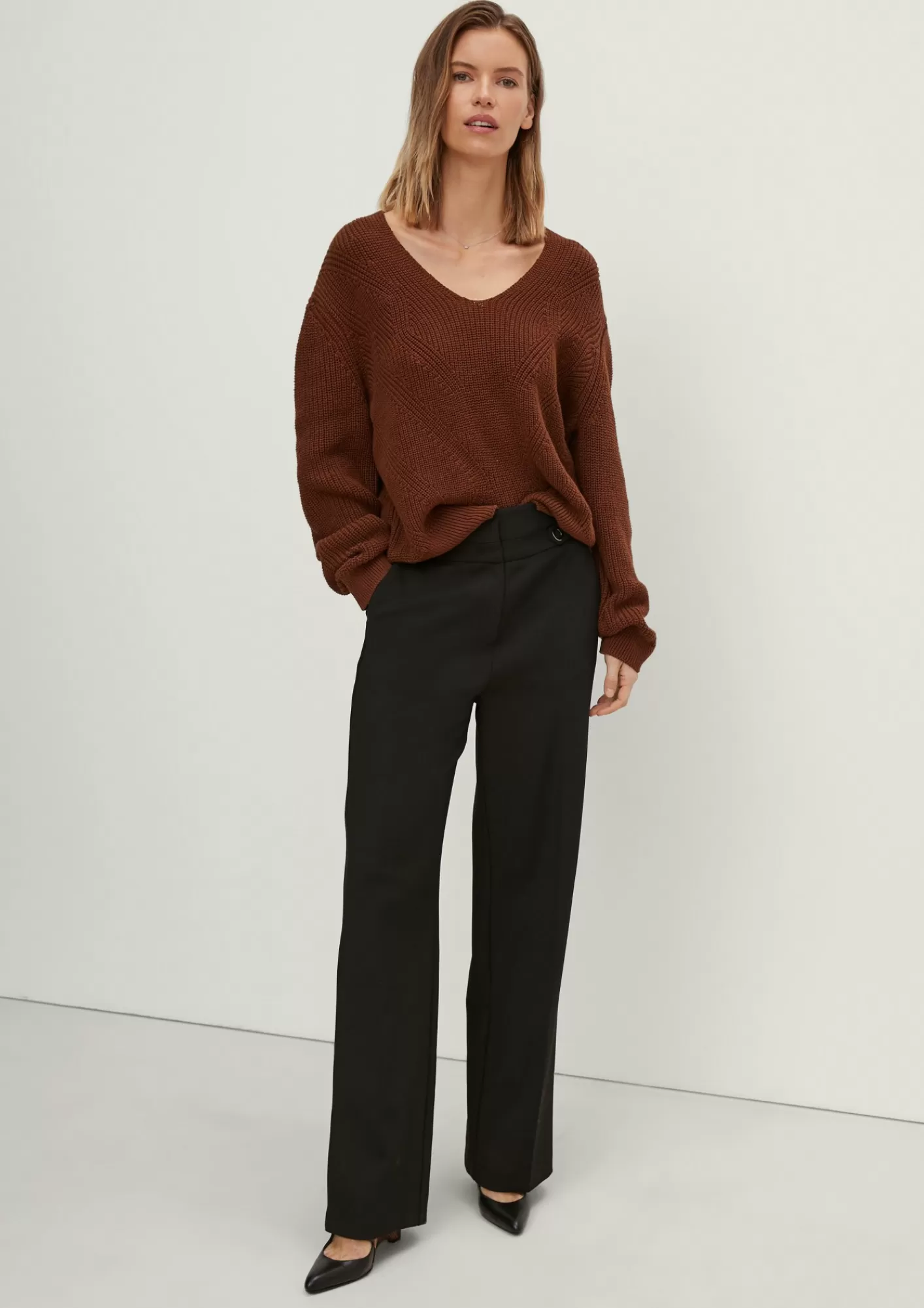 Store Comma Relaxed: Flared Leg-Hose