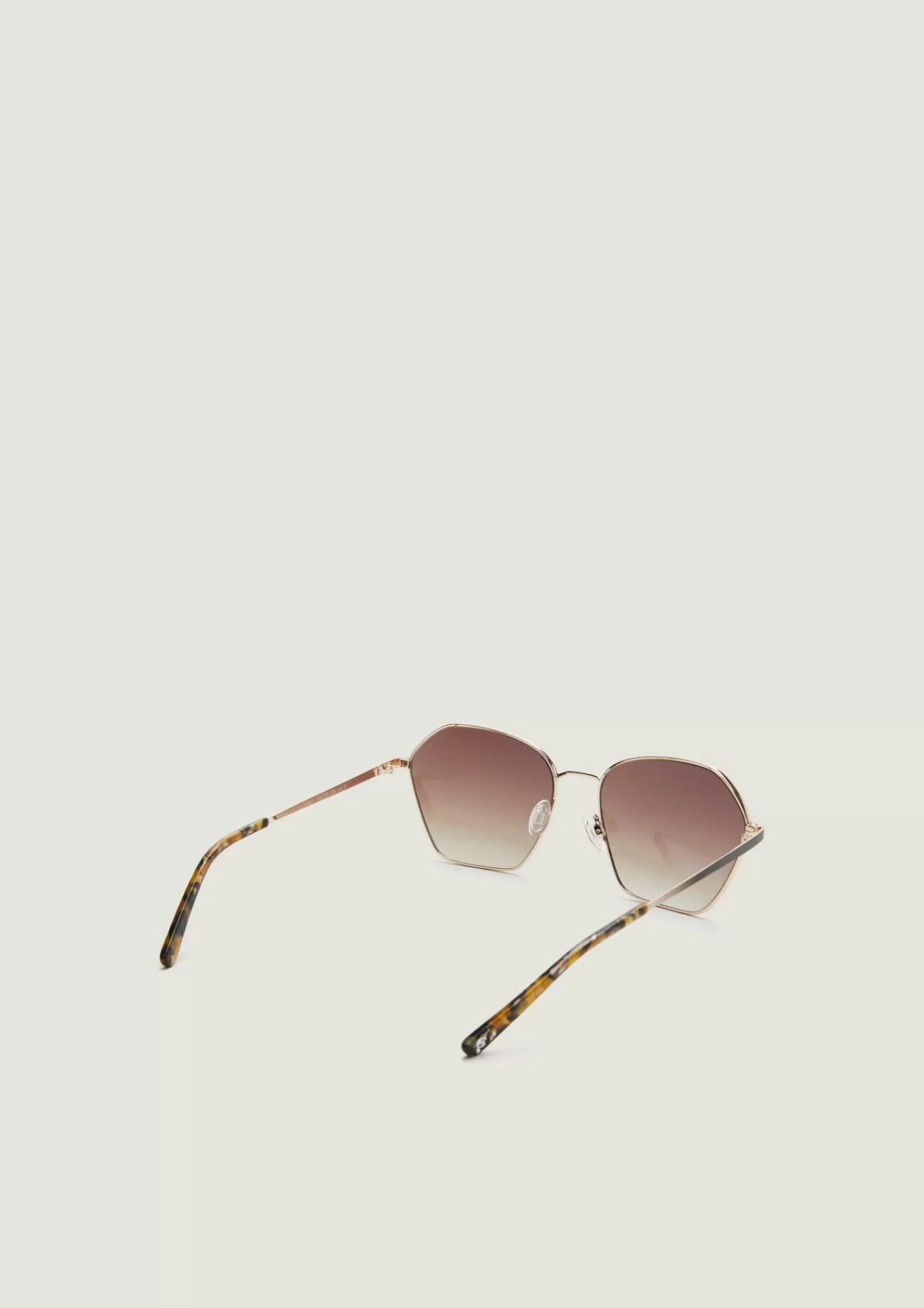 New Comma Sonnenbrille In Abgeeckter Form