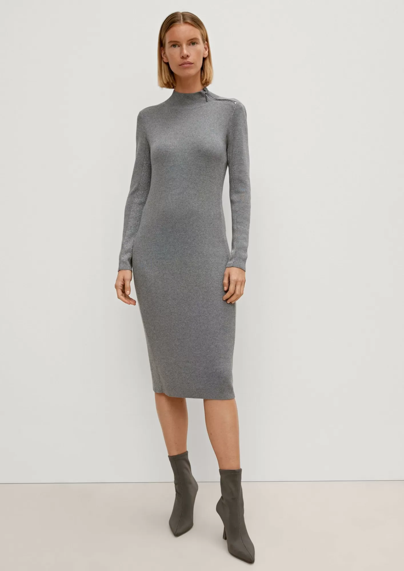 Store Comma Strickkleid Mit Stehkragen