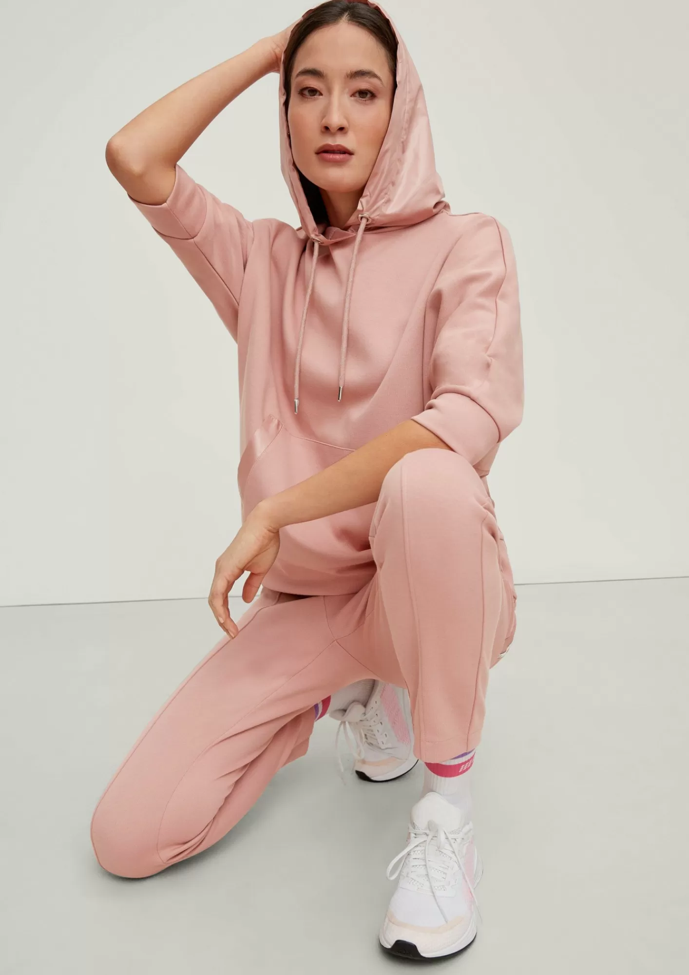 Online Comma Sweatshirt Mit Patchdetails