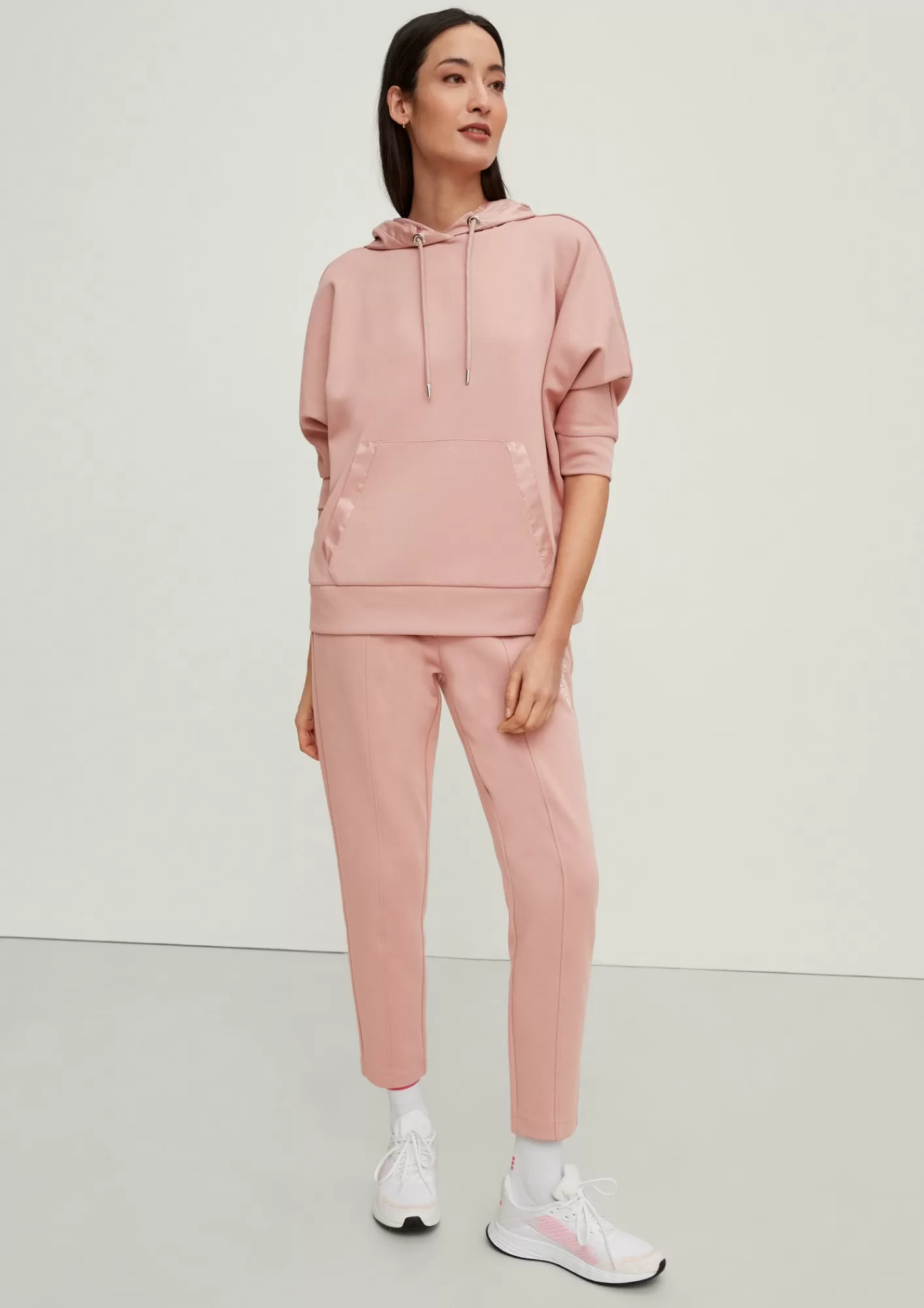 Online Comma Sweatshirt Mit Patchdetails