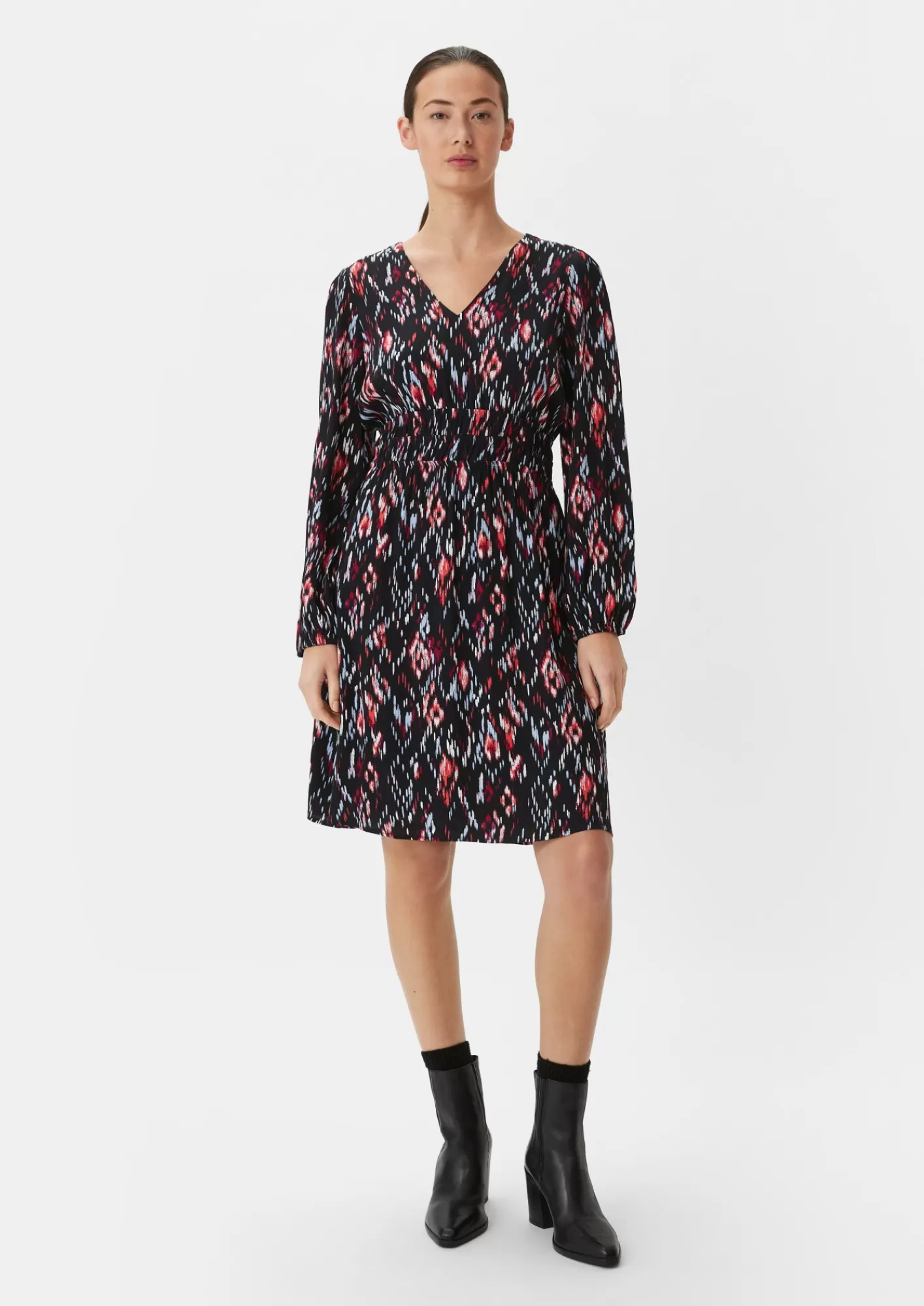 Shop Comma Tailliertes Kleid Aus Crepe